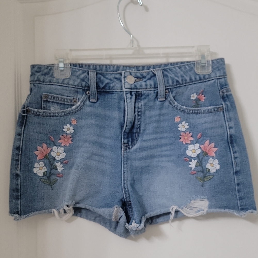 Time and Tru Size 4 HIgh Rise Cutoff Floral Embroidered Denim Shorts
